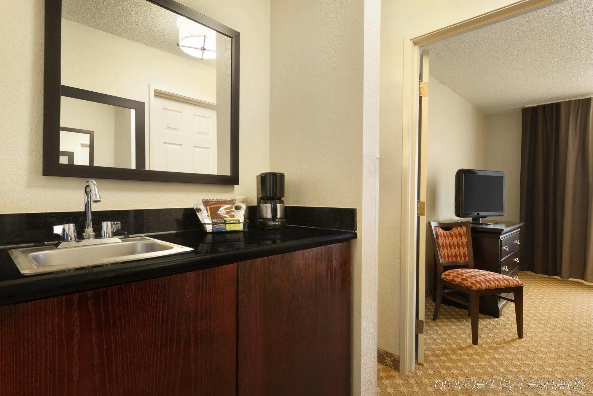 Quality Inn & Suites Alexandria Luaran gambar