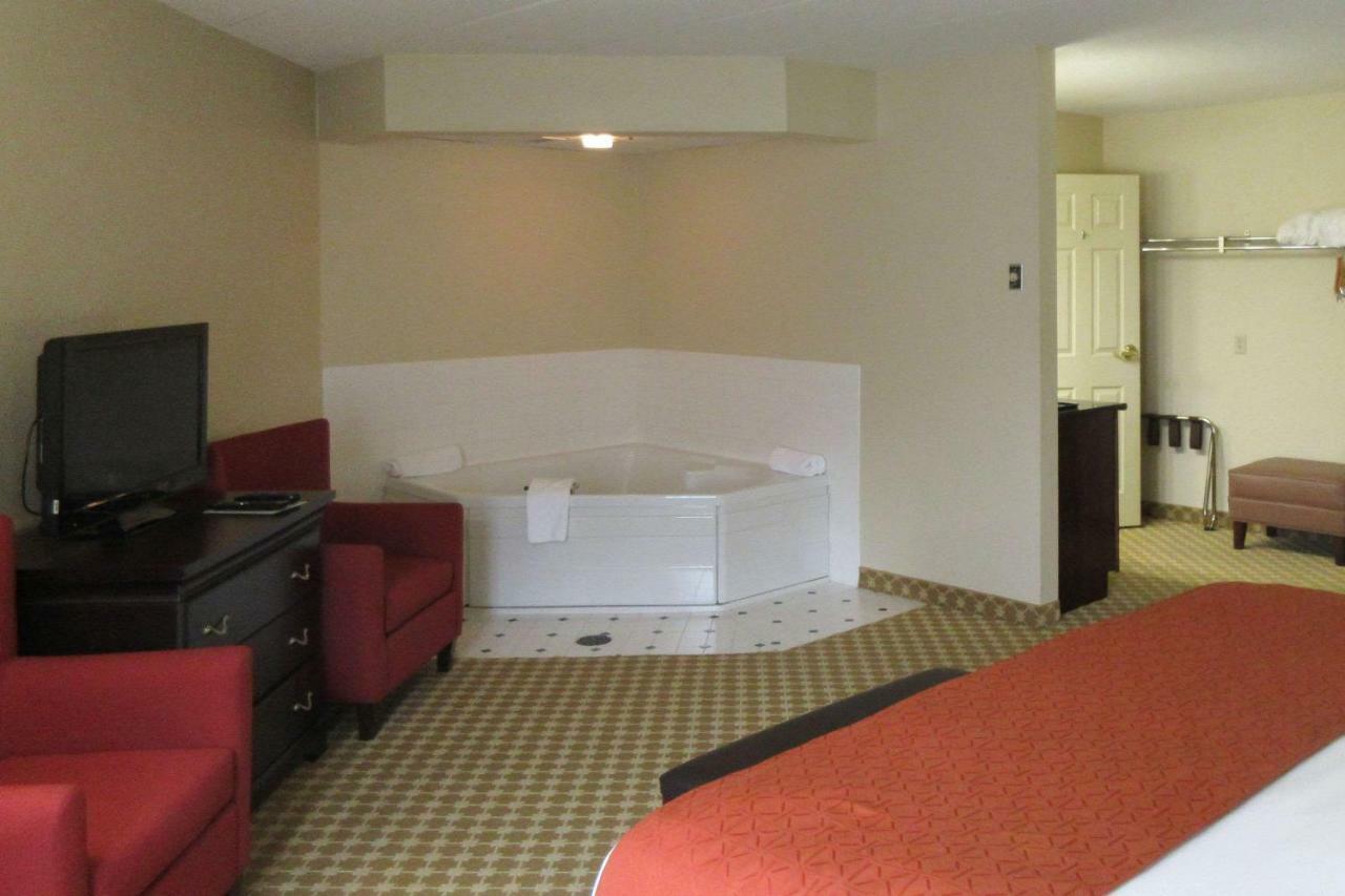 Quality Inn & Suites Alexandria Luaran gambar