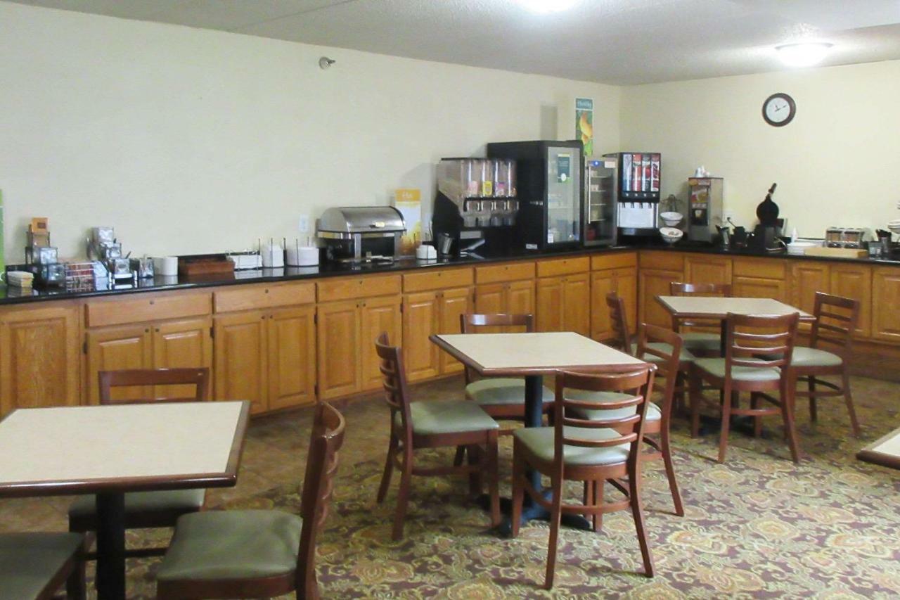 Quality Inn & Suites Alexandria Luaran gambar