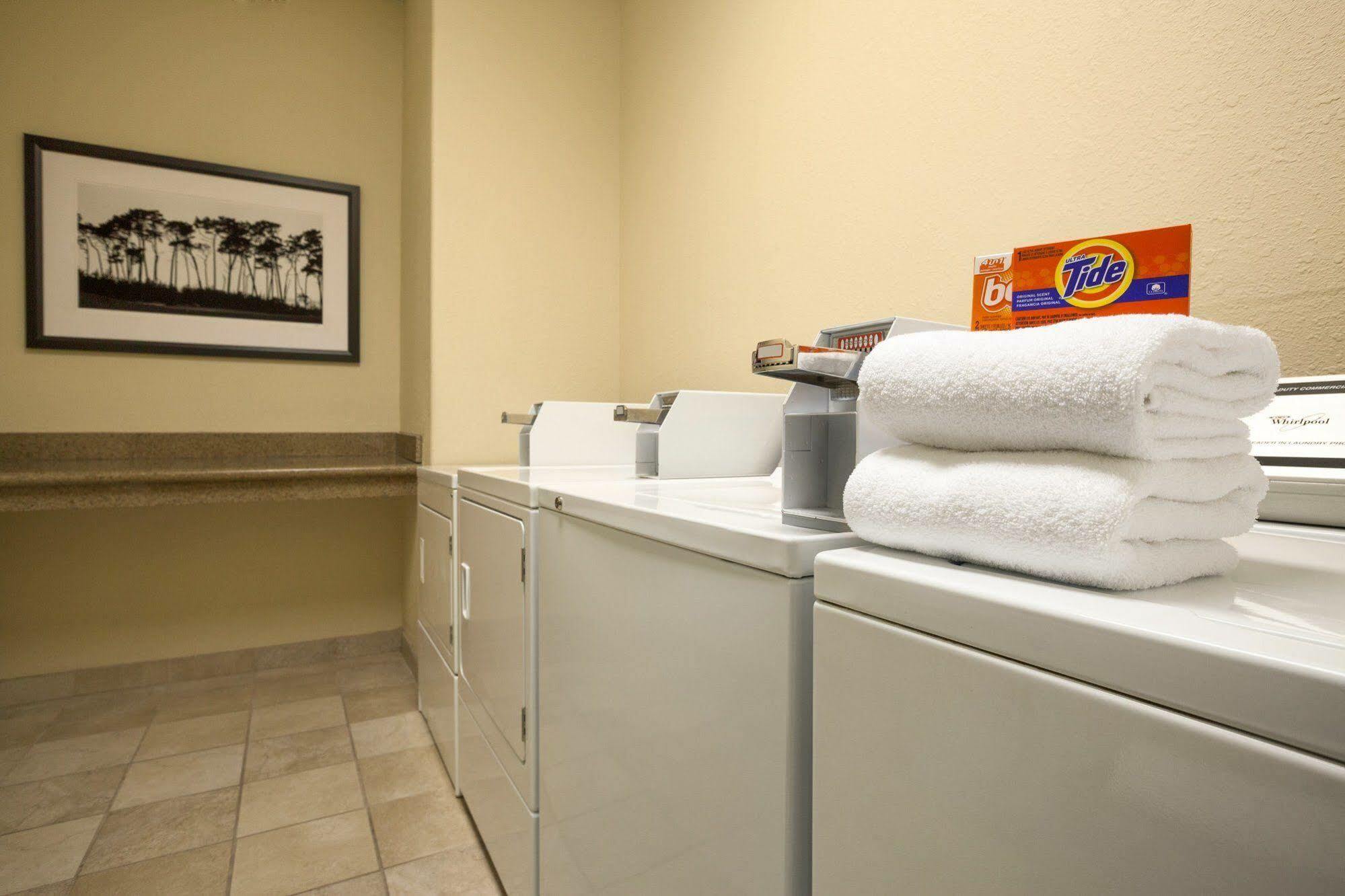 Quality Inn & Suites Alexandria Luaran gambar